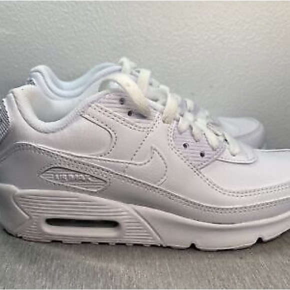 Nike Air Max 90 LTR GS Size 5Y Triple White CD6864-100 - Picture 1 of 5